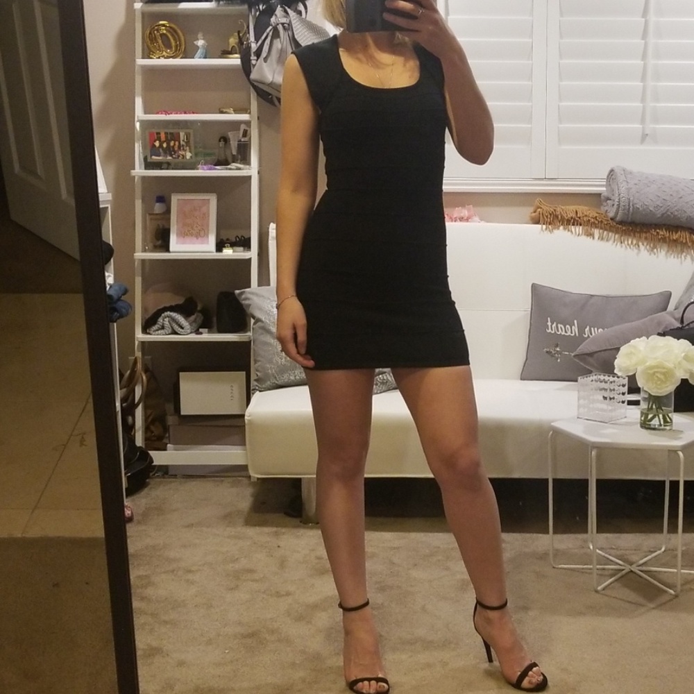 Black bodycon dress